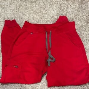 FIGS jogger set, xs top, xs petite bottoms
One small spot barely noticeable